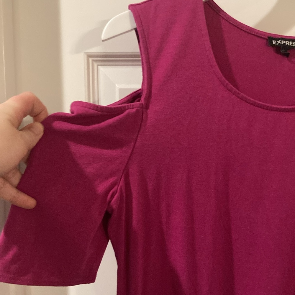 Express Cold Shoulder Top - Picture 3 of 5